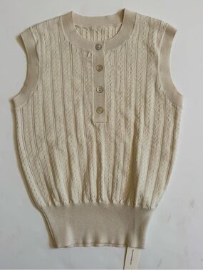 Commense Sleeveless Cable Knit Pullover Vest in Cream size Small